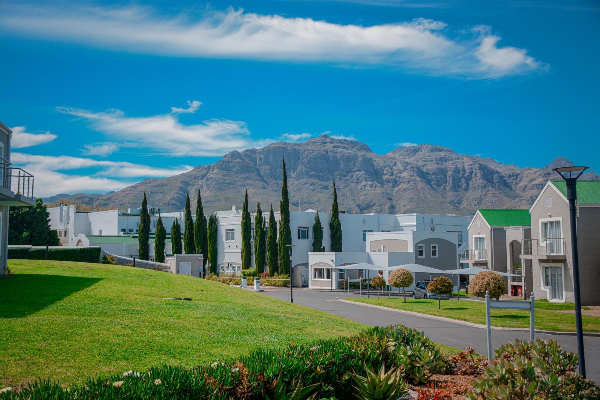 Protea Hotel By Marriott Stellenbosch & Conference Centre Exterior photo